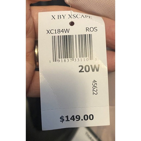 X By Escape Rose Lace Shoulder Gown Size 20 Full Length NWT - Picture 3 of 4